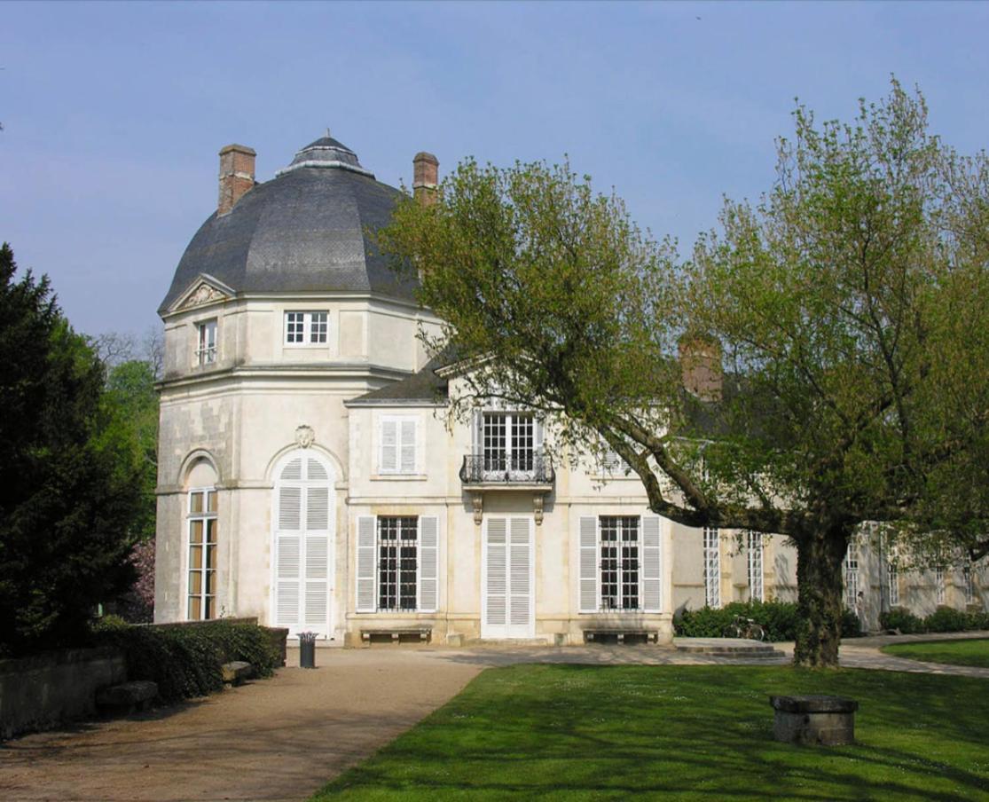 *** Domaine Des Noyers - Proche Centre Ville Шатонёф-сюр-Луар Экстерьер фото